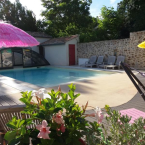 Hotels in Allègre-Les-Fumades